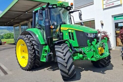 John Deere_Traktor_6M115_sonniger_Himmel